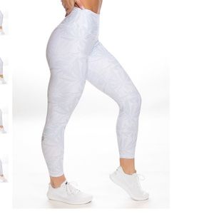 P’Tula White Leggings